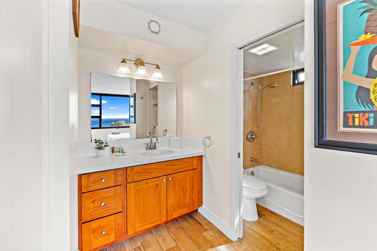 Waikiki Banyan 1Br With Great Ocean Views, Steps To Beach & Parking! Honolulu Buitenkant foto