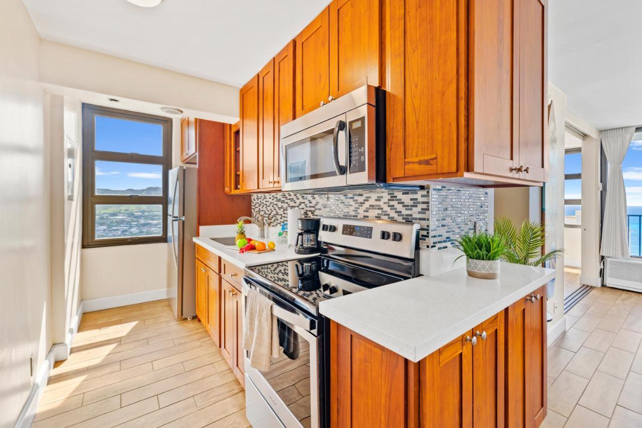 Waikiki Banyan 1Br With Great Ocean Views, Steps To Beach & Parking! Honolulu Buitenkant foto