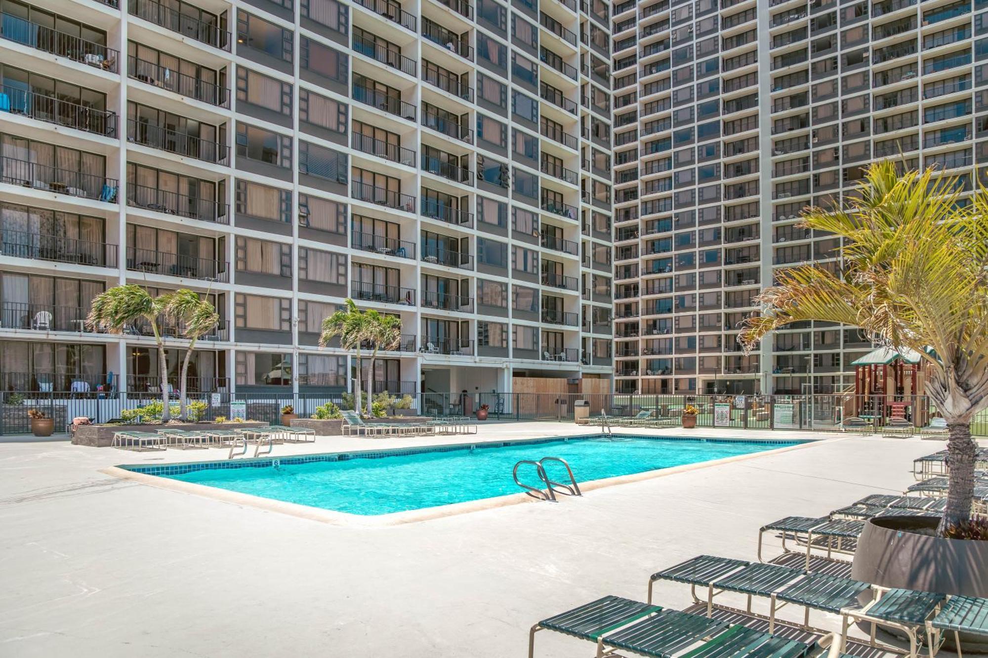 Waikiki Banyan 1Br With Great Ocean Views, Steps To Beach & Parking! Honolulu Buitenkant foto