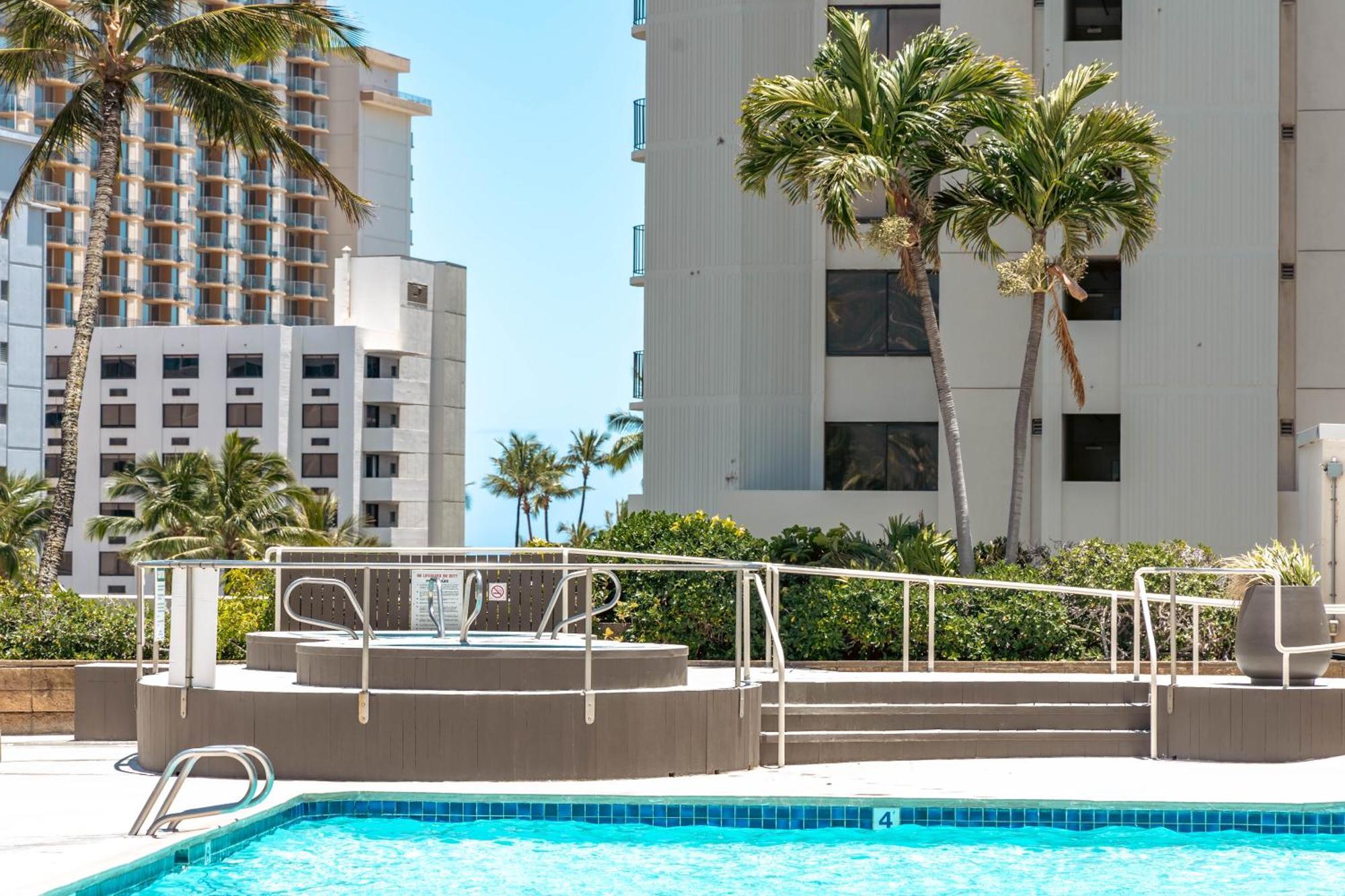 Waikiki Banyan 1Br With Great Ocean Views, Steps To Beach & Parking! Honolulu Buitenkant foto
