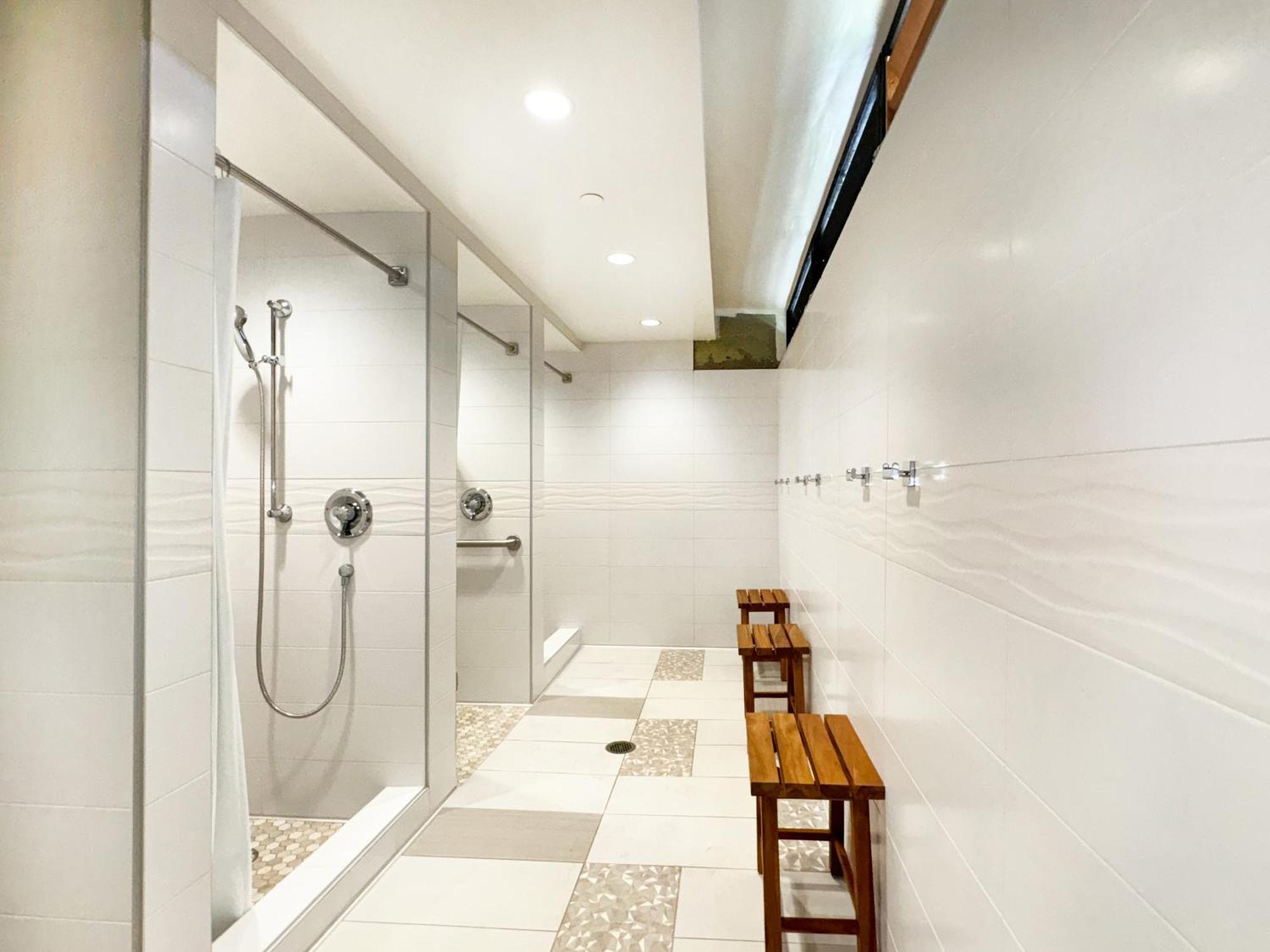 Waikiki Banyan 1Br With Great Ocean Views, Steps To Beach & Parking! Honolulu Buitenkant foto