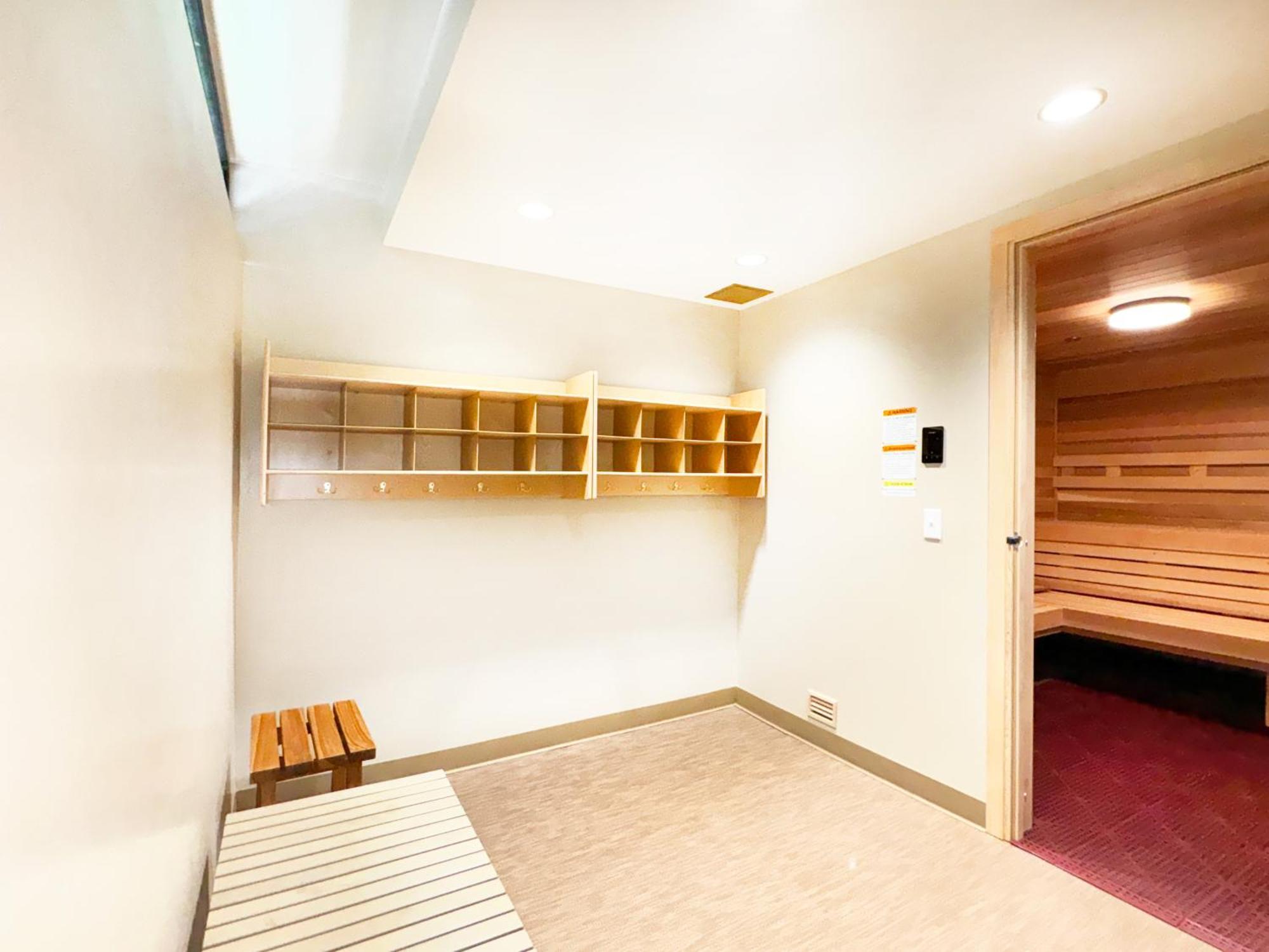 Waikiki Banyan 1Br With Great Ocean Views, Steps To Beach & Parking! Honolulu Buitenkant foto