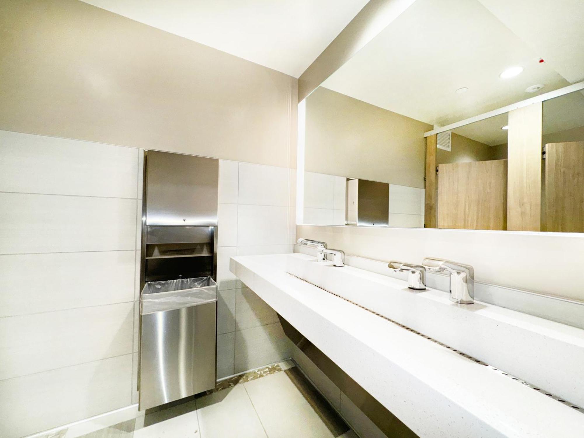 Waikiki Banyan 1Br With Great Ocean Views, Steps To Beach & Parking! Honolulu Buitenkant foto